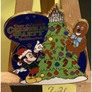 Walt Disney Mickey's Very Merry Christmas Party 2006 Limited Edition Pin Of 2000